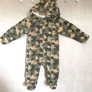Baby Camouflage thick snowsuit Size 3-6 months